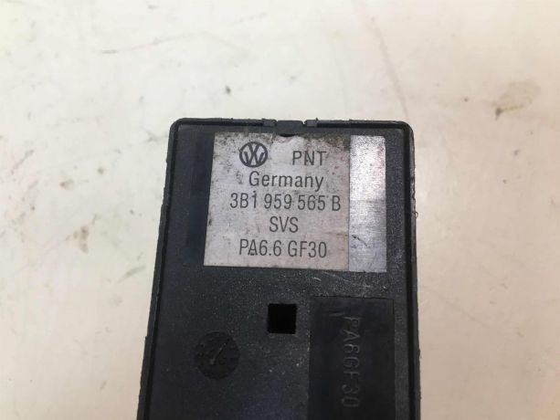 blok-upravleniia-zerkalami-volkswagen-golf-4-art-28468-big-1
