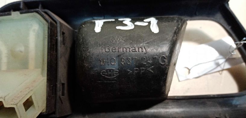 blok-upravleniia-zerkalami-volkswagen-golf-3-art-28690-big-1