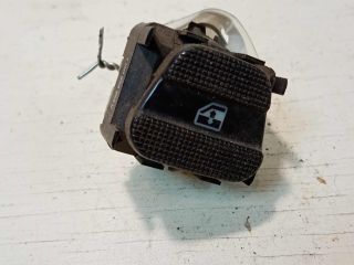 knopka-upravleniia-steklopodieemnika-volkswagen-golf-3-art-28712