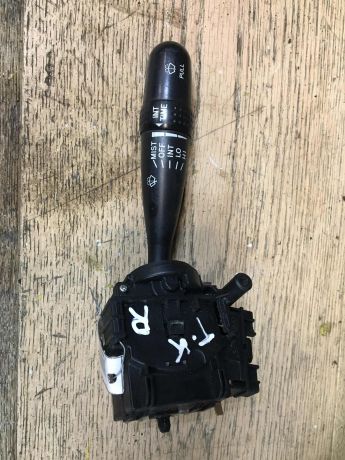 perekliucatel-podrulevoi-pravaia-cast-perekliucatel-dvornikov-toyota-corolla-e120-art-29239-big-0