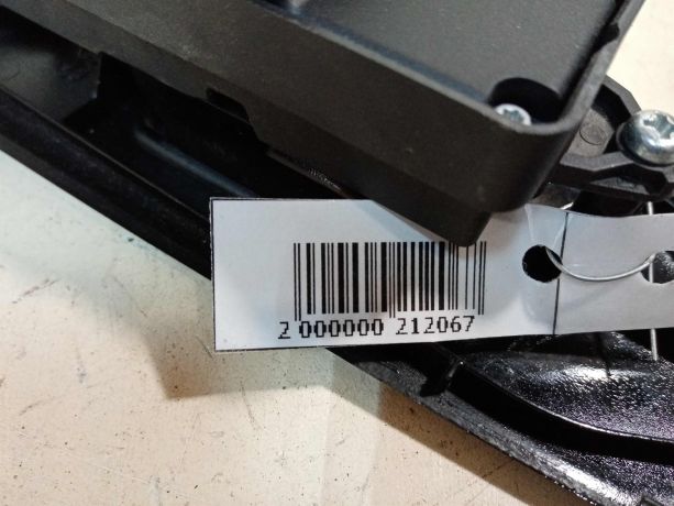 knopka-upravleniia-pravym-steklopodieemnikom-mazda-3-bk-xetcbek-art-29806-big-1