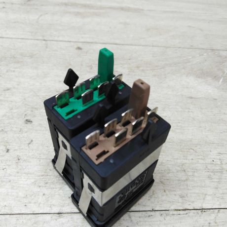 knopka-podogreva-sidenii-volkswagen-passat-b5-art-31134-big-3