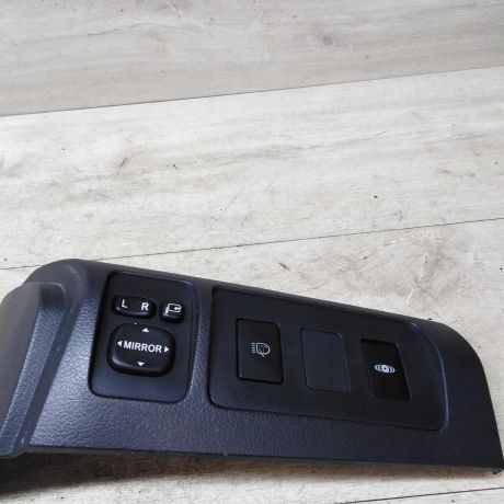 blok-upravleniia-zerkalami-toyota-camry-v40-art-31474-big-0