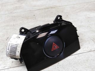 knopka-avariinoi-ostanovki-avariika-kia-cerato-2-art-31944