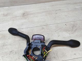 perekliucatel-podrulevoi-sveta-povorotov-dvornikov-volkswagen-golf-3-volkswagen-vento-art-32121