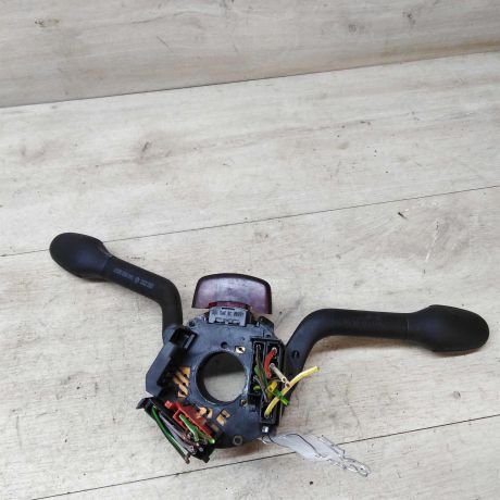 perekliucatel-podrulevoi-sveta-povorotov-dvornikov-volkswagen-golf-3-volkswagen-vento-art-32121-big-0