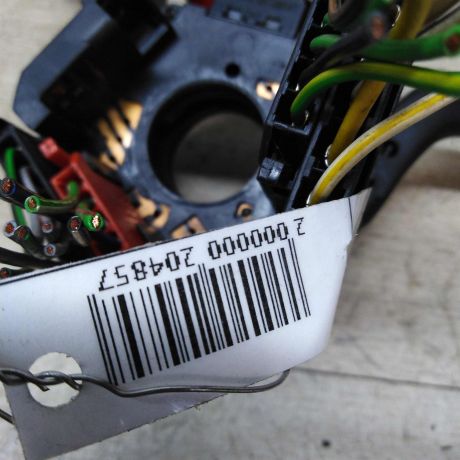 perekliucatel-podrulevoi-sveta-povorotov-dvornikov-volkswagen-golf-3-volkswagen-vento-art-32121-big-1