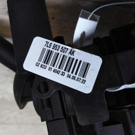 podrulevoi-perekliucatel-volkswagen-touareg-rest-art-33054-big-4