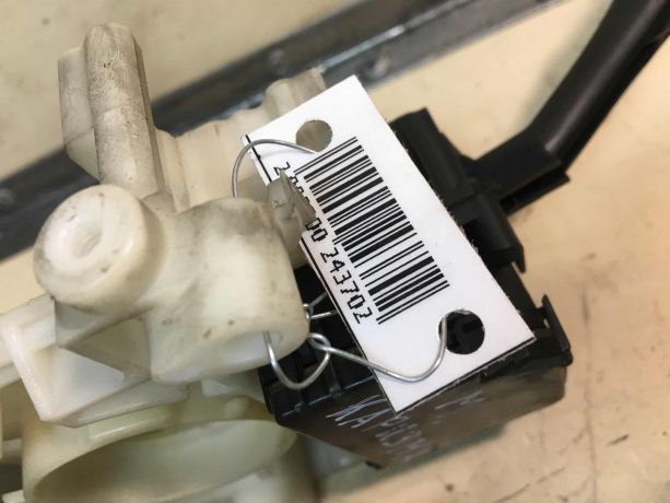 podrulevoi-perekliucatel-sveta-povorotov-dvornikov-mitsubishi-carisma-rest-art-33352-big-1