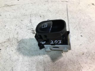 knopka-upravleniia-steklopodieemnika-mercedes-w203-do-rest-art-33671