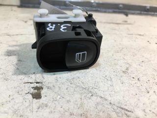 knopka-upravleniia-steklopodieemnika-mercedes-w203-do-rest-art-33768