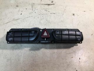 blok-upravleniia-knopka-avariiki-knopka-podogreva-mercedes-w203-do-rest-art-33781