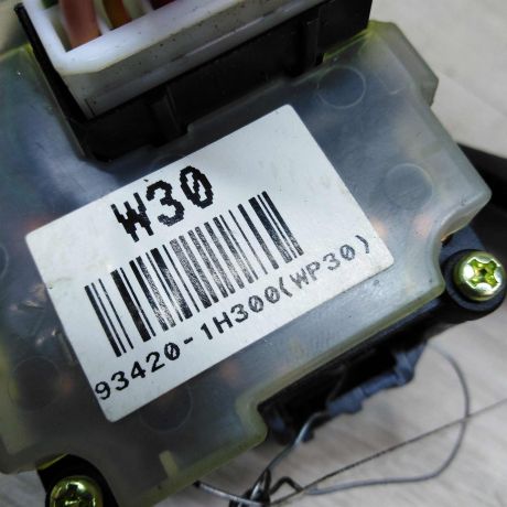 podrulevoi-perekliucatel-dvornikov-pravaia-cast-kia-ceed-art-35578-big-1