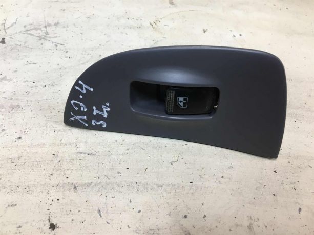 knopka-upravleniia-steklopodieemnikom-zadniaia-levaia-hyundai-elantra-3-xd-2-rest-art-37316-big-0