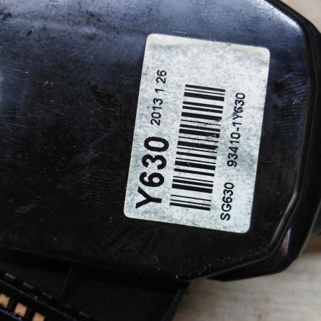 perekliucatel-podrulevoi-v-sbore-hyundai-solaris-art-40177-big-3