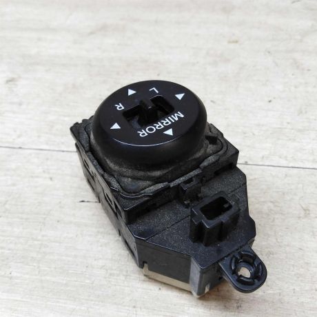 perekliucatel-regulirovki-zerkal-blok-hyundai-solaris-art-40411-big-1