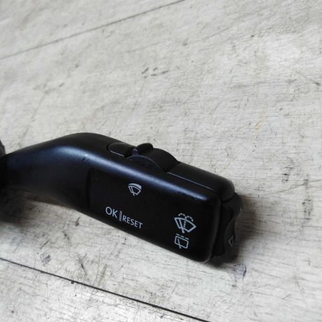 perekliucatel-stekloocistitelei-volkswagen-golf-plus-05gv-art-40709-big-2