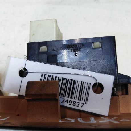 knopka-steklopodieemnika-peredniaia-pravaia-hyundai-elantra-iii-xd-2-do-rest-art-41419-big-2