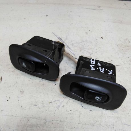 knopka-steklopodieemnika-zadniaia-hyundai-accent-ii-art-41779-big-0