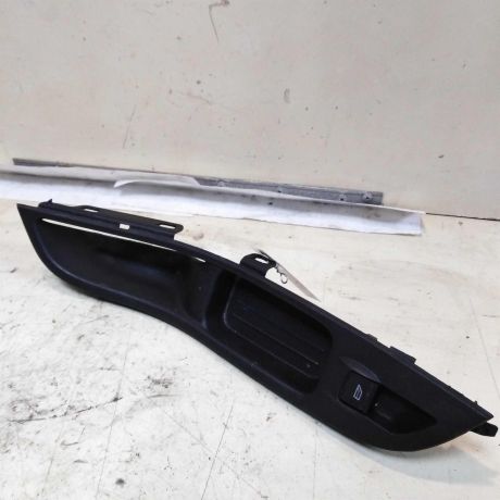 knopka-steklopodieemnika-peredniaia-pravaia-ford-focus-3-rest-17gv-art-44363-big-3
