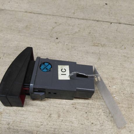 knopka-avariinoi-signalizacii-chevrolet-lacetti-art-45553-big-1