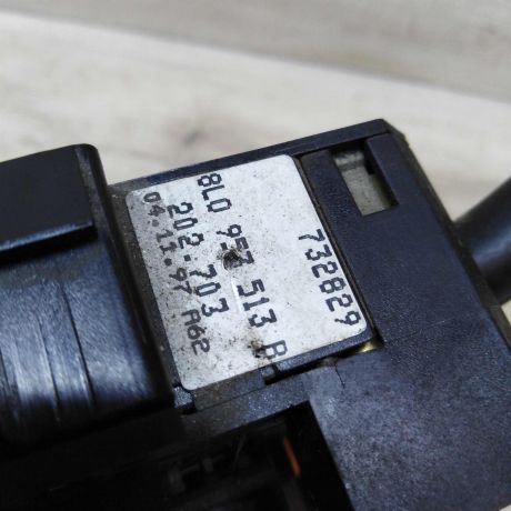 podrulevoi-perekliucatel-v-sbore-volkswagen-passat-b5-art-46099-big-4