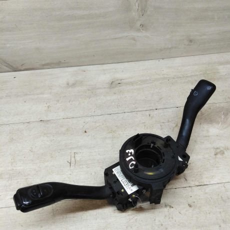 podrulevoi-perekliucatel-v-sbore-volkswagen-jetta-4-volkswagen-golf-iv-volkswagen-bora-art-46180-big-1