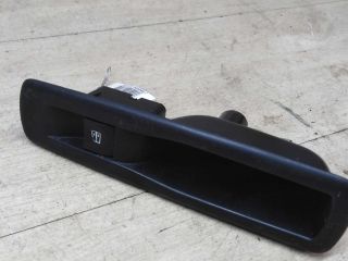 knopka-steklopodieemnika-zadniaia-levaia-renault-megane-iii-art-46191