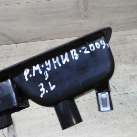 knopka-steklopodieemnika-zadniaia-levaia-renault-megane-iii-art-46191-big-2