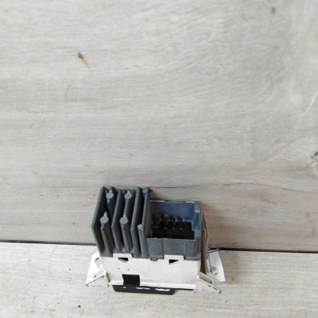 knopka-avariinoi-signalizacii-ford-focus-1-art-46359-big-1