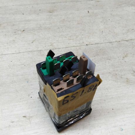 knopka-obogreva-sidenii-volkswagen-passat-b5-99gv-art-46375-big-1