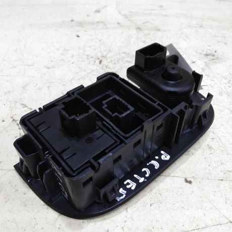 perekliucatel-regulirovki-zerkal-renault-sandero-ii-stepway-15gv-art-46655-big-2