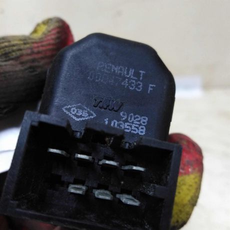 perekliucatel-regulirovki-zerkal-renault-scenic-1-do-rest-art-49457-big-1