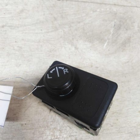 perekliucatel-regulirovki-zerkal-nissan-primera-p12-art-50456-big-1