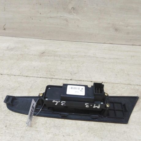 knopka-steklopodieemnika-zadniaia-levaia-mazda-3-bk-xetcbek-art-51158-big-1