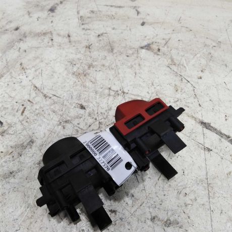 knopka-avariinoi-ostanovki-renault-scenic-2-avariika-art-52093-big-2