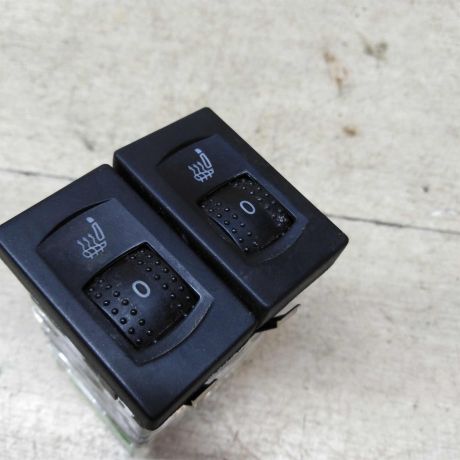 knopka-upravleniia-steklopodieemnikami-volkswagen-passat-b5-gp-art-53368-big-0
