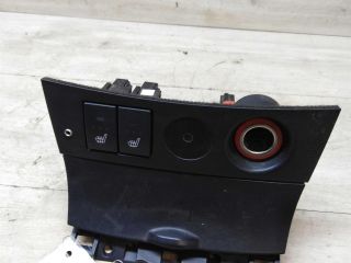 pepelnica-knopki-obogreva-sidenia-mazda-3-bk-sedan-art-54356