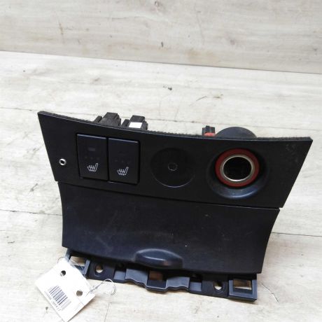 pepelnica-knopki-obogreva-sidenia-mazda-3-bk-sedan-art-54356-big-0