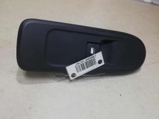 knopka-upravleniia-steklopodieemnikom-perednim-pravym-peugeot-408-art-59272