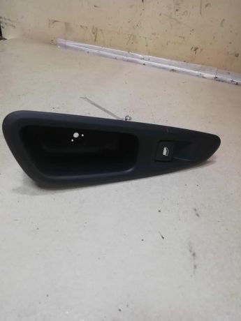 knopka-steklopodieemnika-zadniaia-levaia-peugeot-408-art-59565-big-0