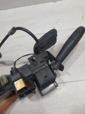 perekliucatel-stekloocistitelei-renault-kangoo-i-do-rest-art-59653-big-1