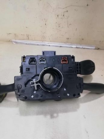 podrulevoi-perekliucatel-v-sbore-peugeot-408-art-59810-big-9