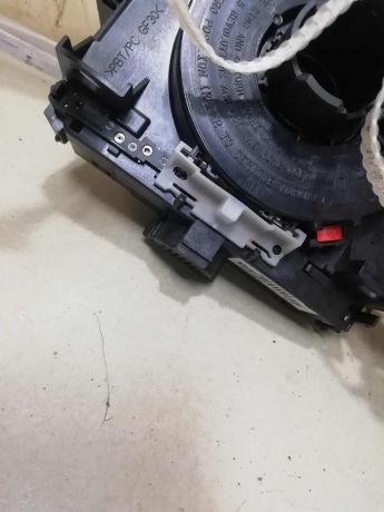 podrulevoi-perekliucatel-v-sbore-peugeot-408-art-59810-big-2