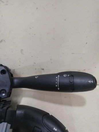 podrulevoi-perekliucatel-v-sbore-peugeot-408-art-59810-big-4