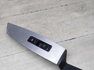 knopka-upravleniia-steklopodieemnika-peredniaia-pravaia-nissan-murano-i-z50-art-60009