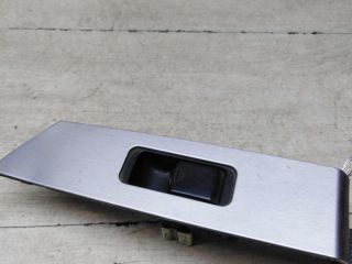 knopka-steklopodieemnika-zadniaia-levaia-nissan-murano-i-z50-art-60058