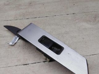 knopka-upravleniia-steklopodieemnikom-zadniaia-pravaia-nissan-murano-i-z50-art-60174