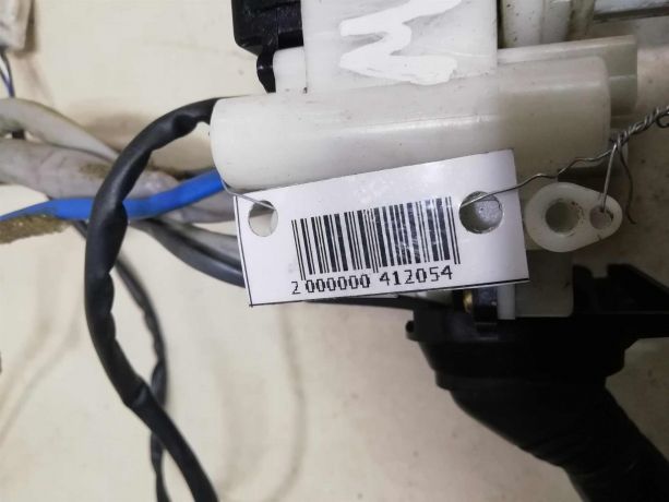 podrulevoi-perekliucatel-v-sbore-mazda-millenia-art-60572-big-1