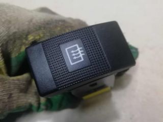 knopka-obogreva-zadnego-stekla-kia-spectra-art-60662